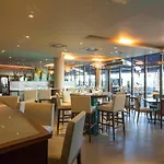 Hotel The Royal Yacht