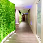 Hotel The Royal Yacht 4*