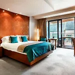 Hotel The Royal Yacht 4*