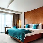 The Royal Yacht Hotel