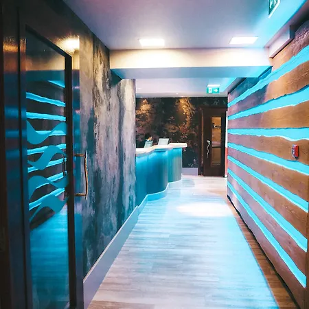 Hotel The Royal Yacht 4*