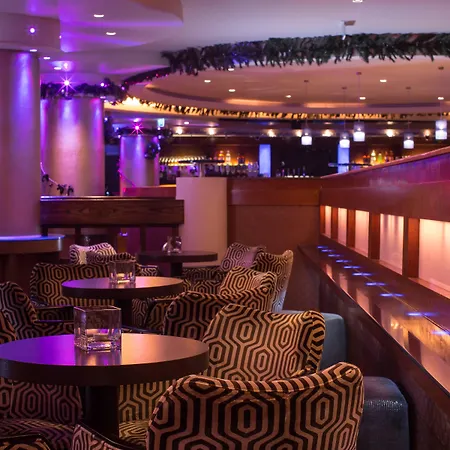The Royal Yacht 4*