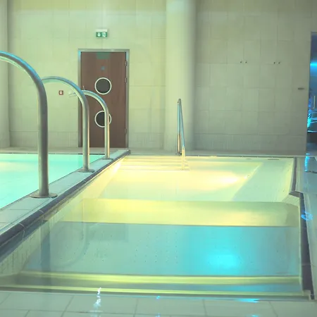 The Royal Yacht 호텔 4*