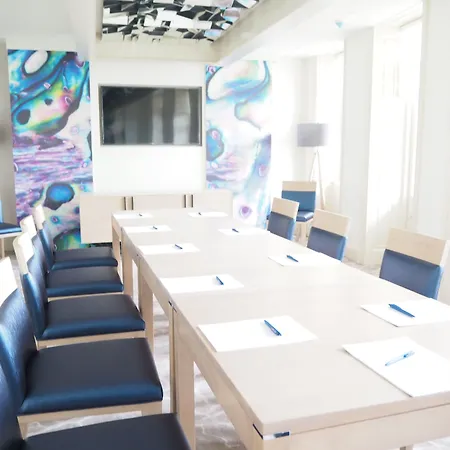 The Royal Yacht 호텔