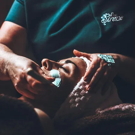 호텔 The Royal Yacht 4*