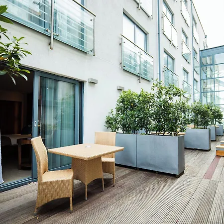 The Royal Yacht 호텔