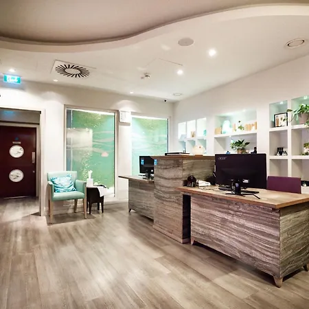 The Royal Yacht Otel 4*