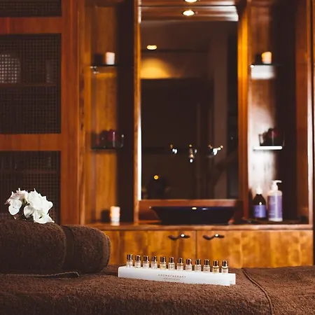 호텔 The Royal Yacht