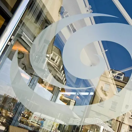 The Royal Yacht 호텔 4*