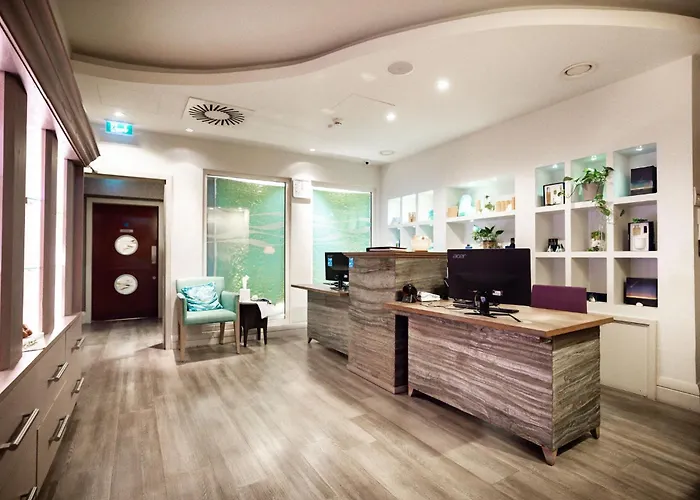 The Royal Yacht Otel 4*